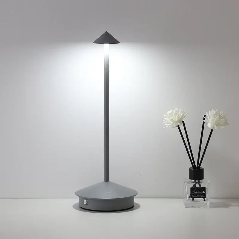 Arrow - Table lamp